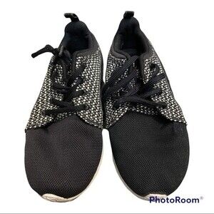 Womens Puma Athletic Shoes, Black w Checkered Design Size 6